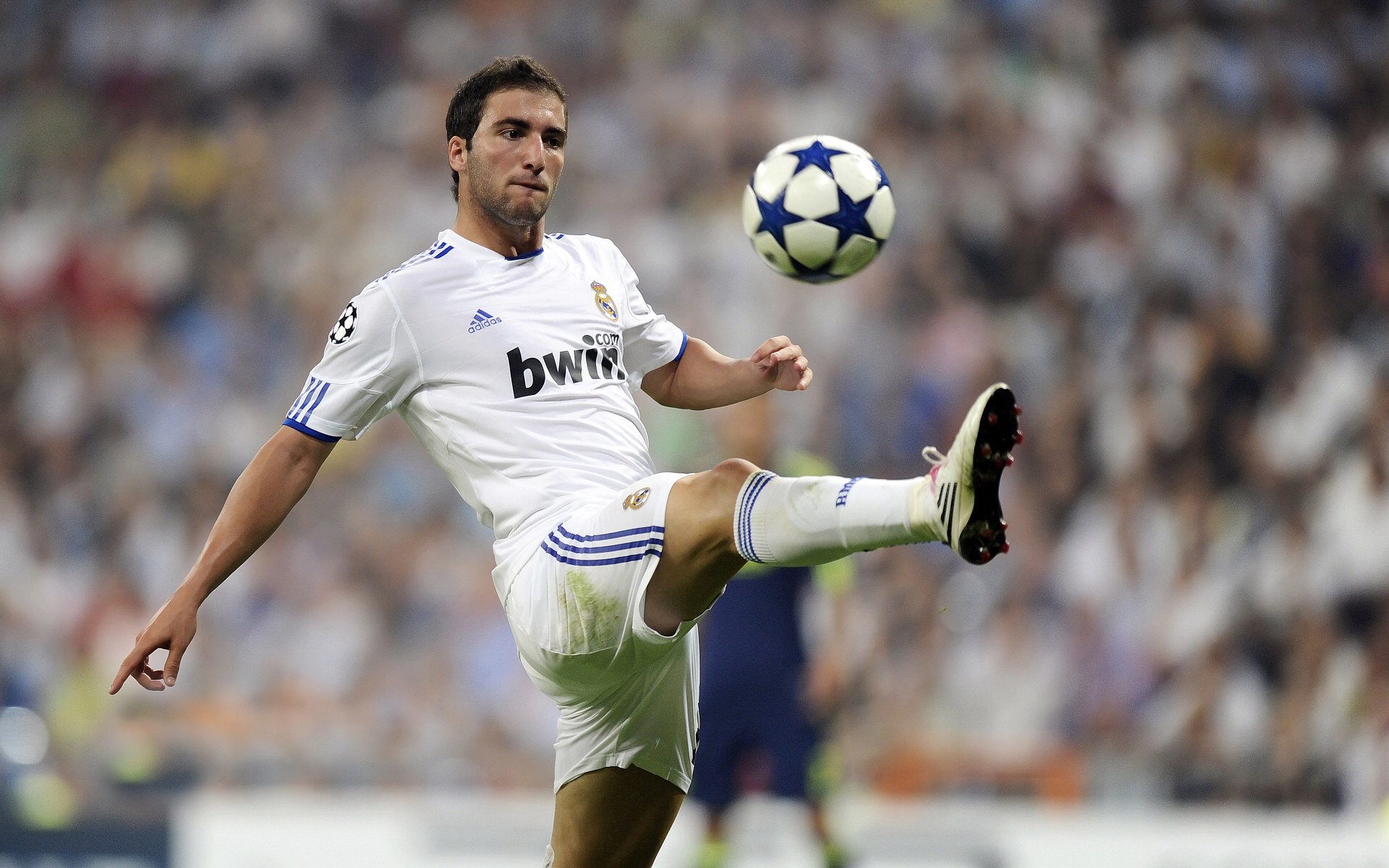 切尔西后腰站位精准破坏对方传导,切尔西呆过的边后卫