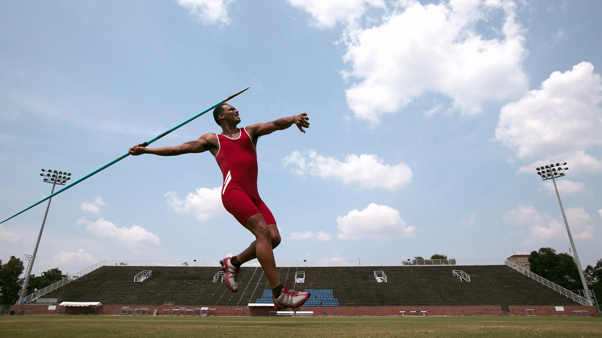 “尼古拉斯·桑特基：阿根廷美洲狮队的组织大师，未来成就新辉煌”